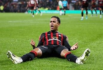 Bournemouth Triumphs Over Wolves with Kluivert’s Historic Hat-Trick