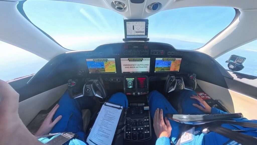 HondaJet Elite II Can Now Land Itself If the Pilot Cannot HondaJet Elite II flight deck during an Emergency Autoland demonstration